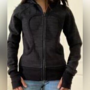 Lululemon Scuba hoodie full zip jacket w/logo on hood in grey & black Sz-6. V8